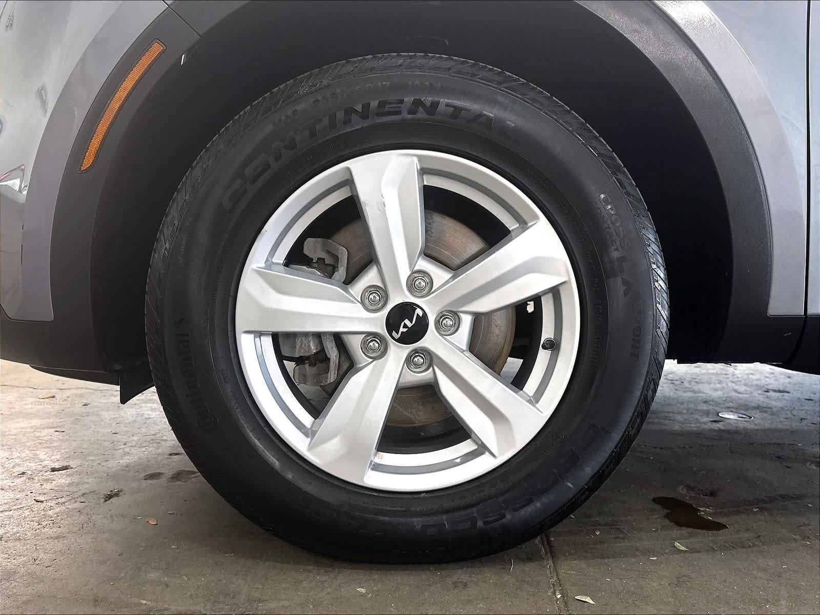 Used 2022 Kia Sorento LX AWD/4WD image 37