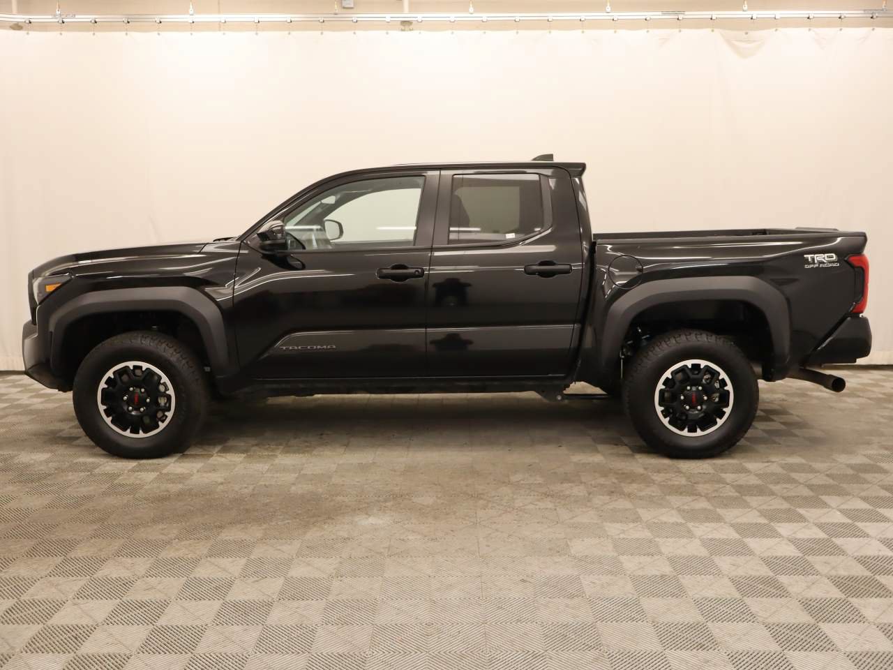 Used 2024 Toyota Tacoma TRD Off-Road AWD/4WD image 2