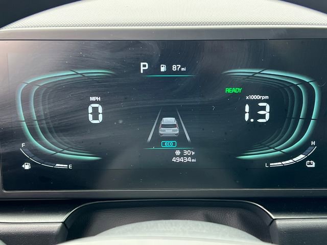 Used 2023 Kia Niro LX image 14