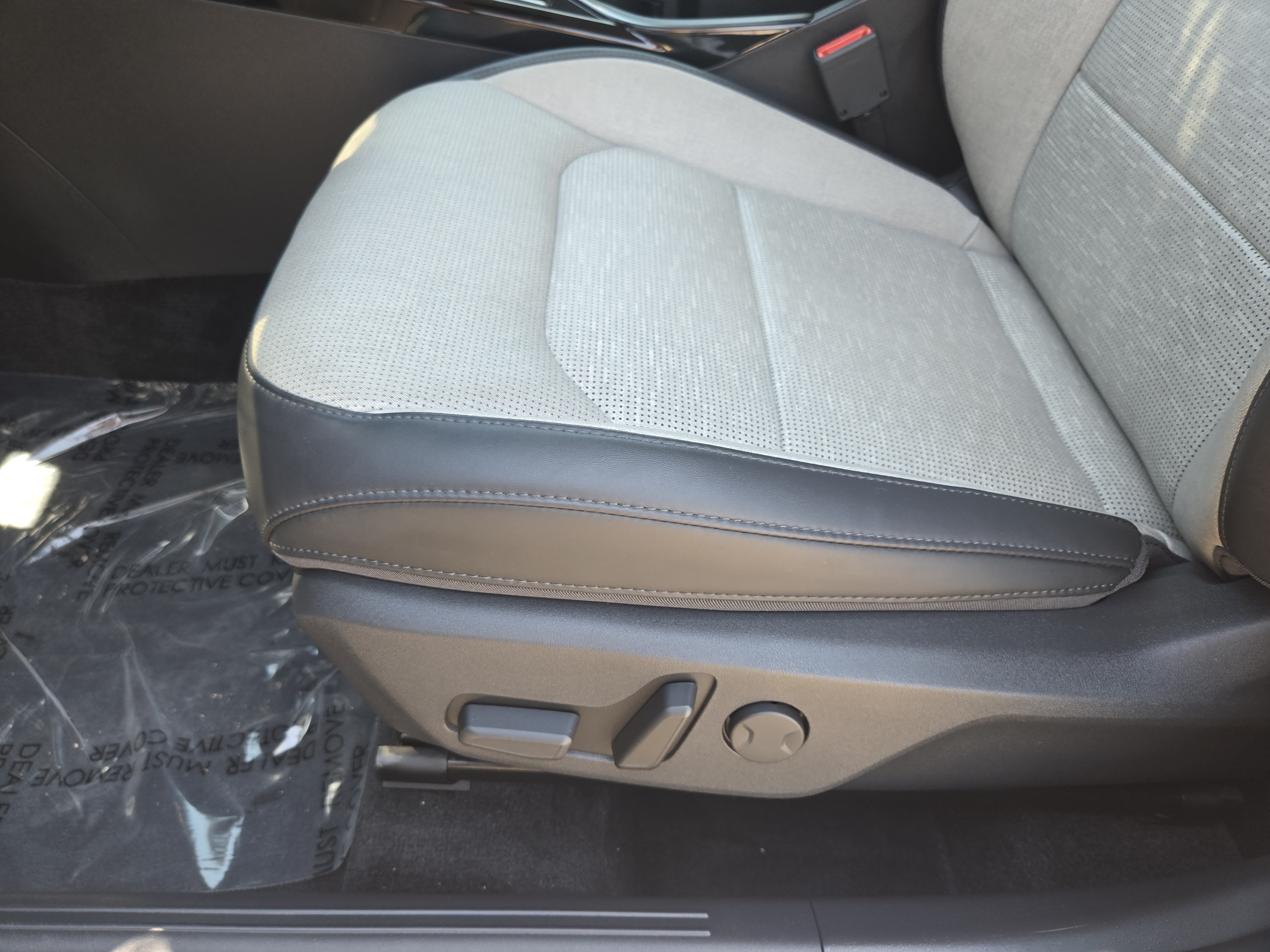 Used 2025 Kia Niro SX Touring FWD image 9
