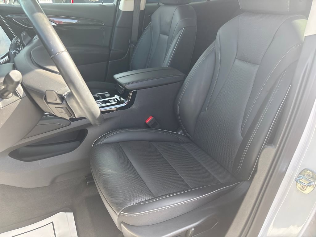 Used 2023 Buick Envision Essence image 13