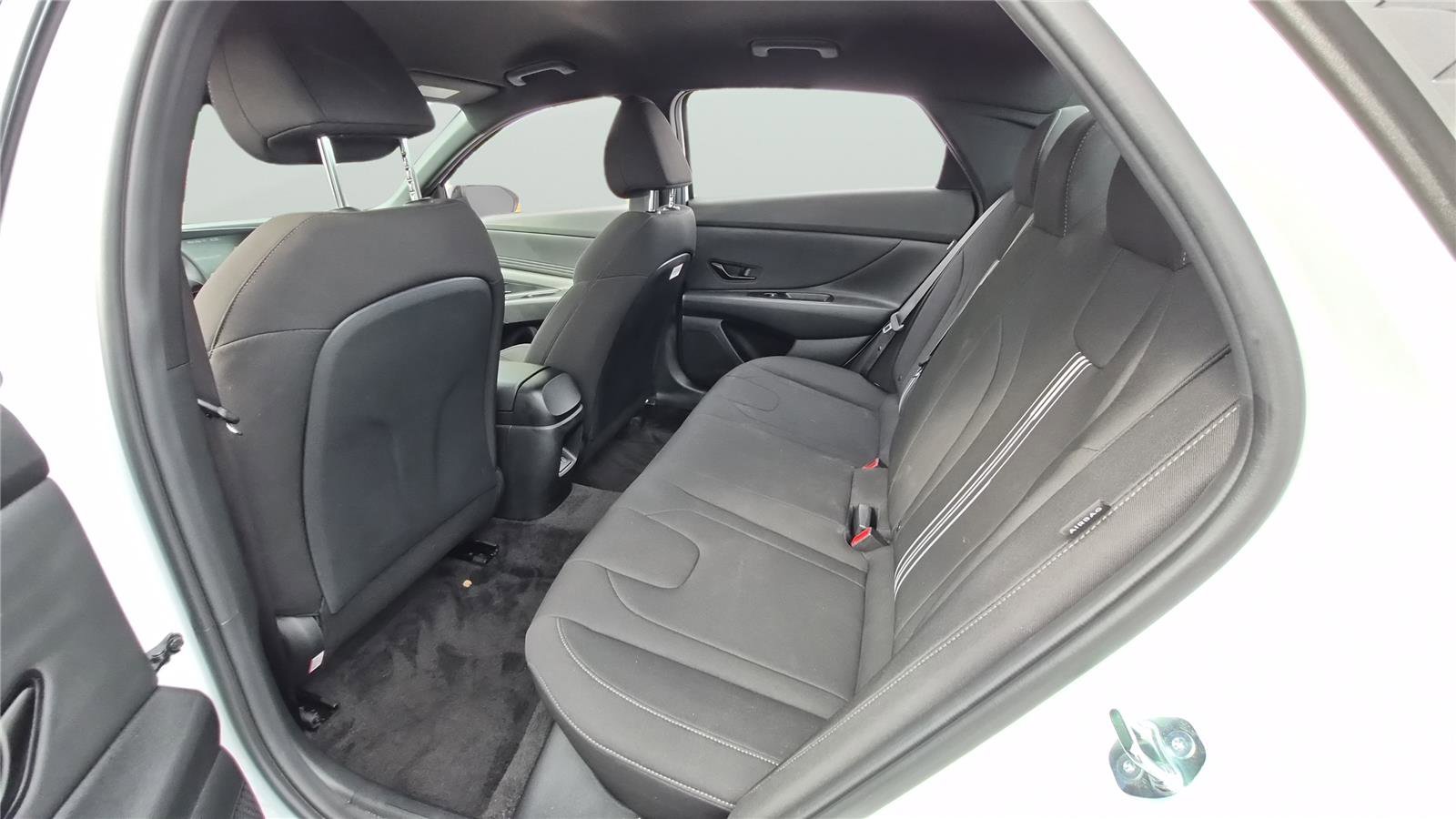 Used 2026 Hyundai Elantra Sport FWD image 17