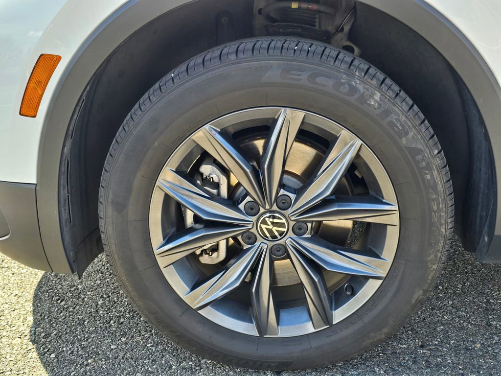 Used 2022 Volkswagen Tiguan SE image 10