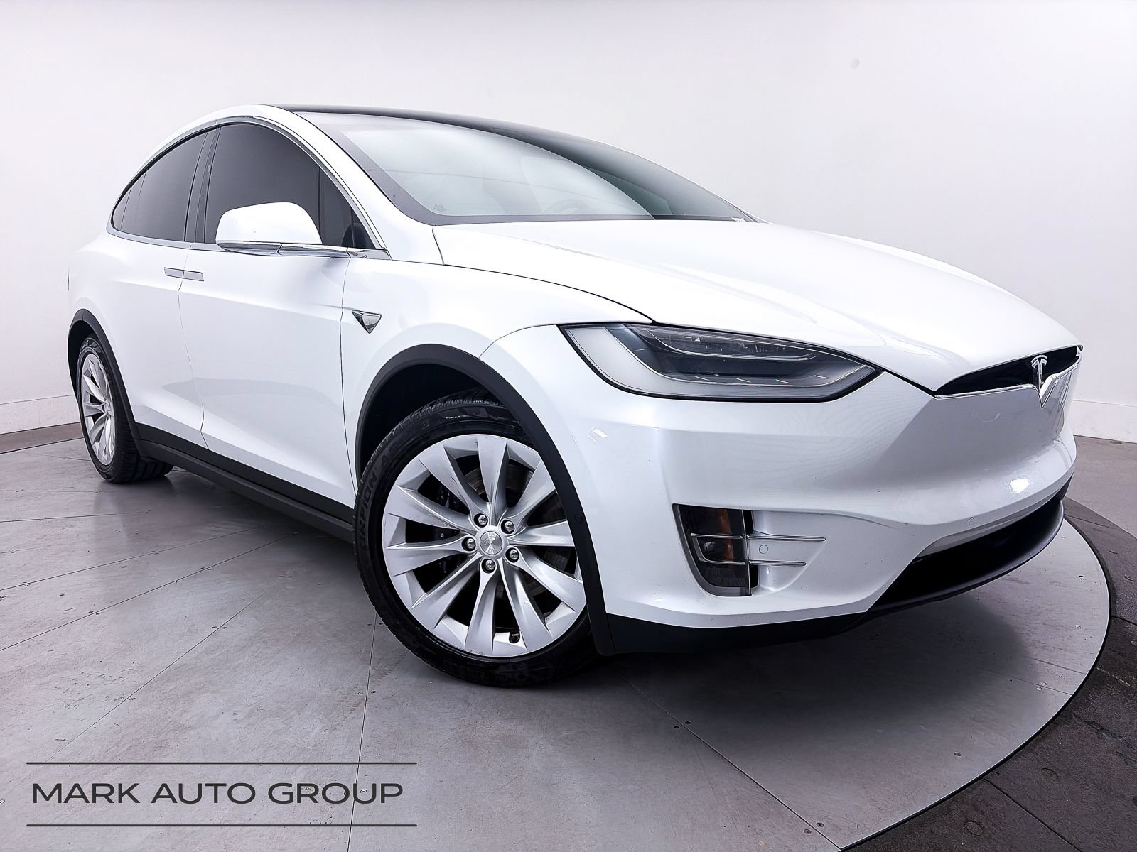 Used 2020 Tesla Model X Long Range AWD/4WD image 1