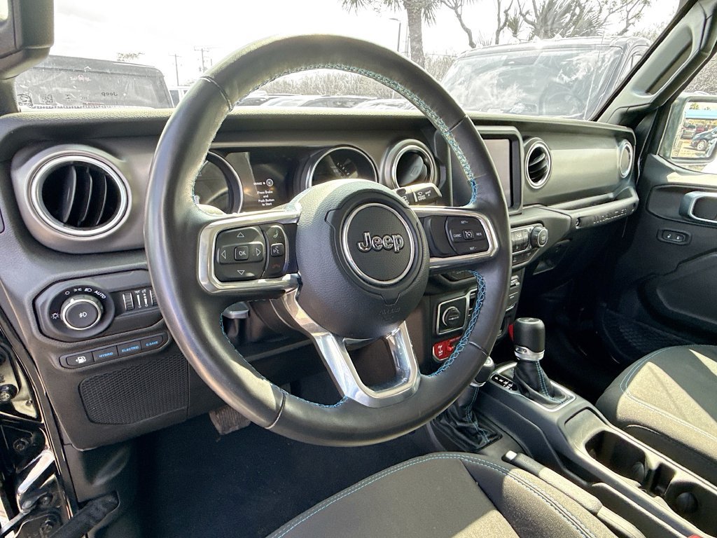 Used 2022 Jeep Wrangler Unlimited Rubicon 4xe w/ Cold Weather Group AWD/4WD image 12