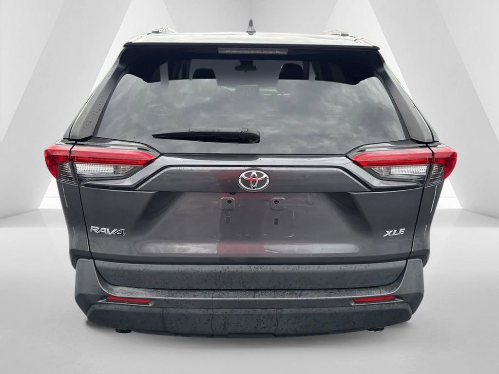 Used 2022 Toyota RAV4 XLE FWD image 5