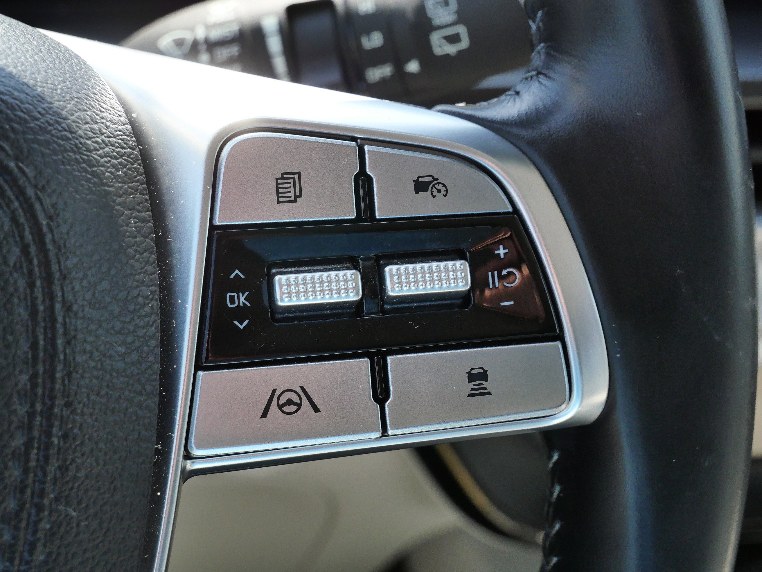 Used 2023 Kia Telluride S FWD image 32