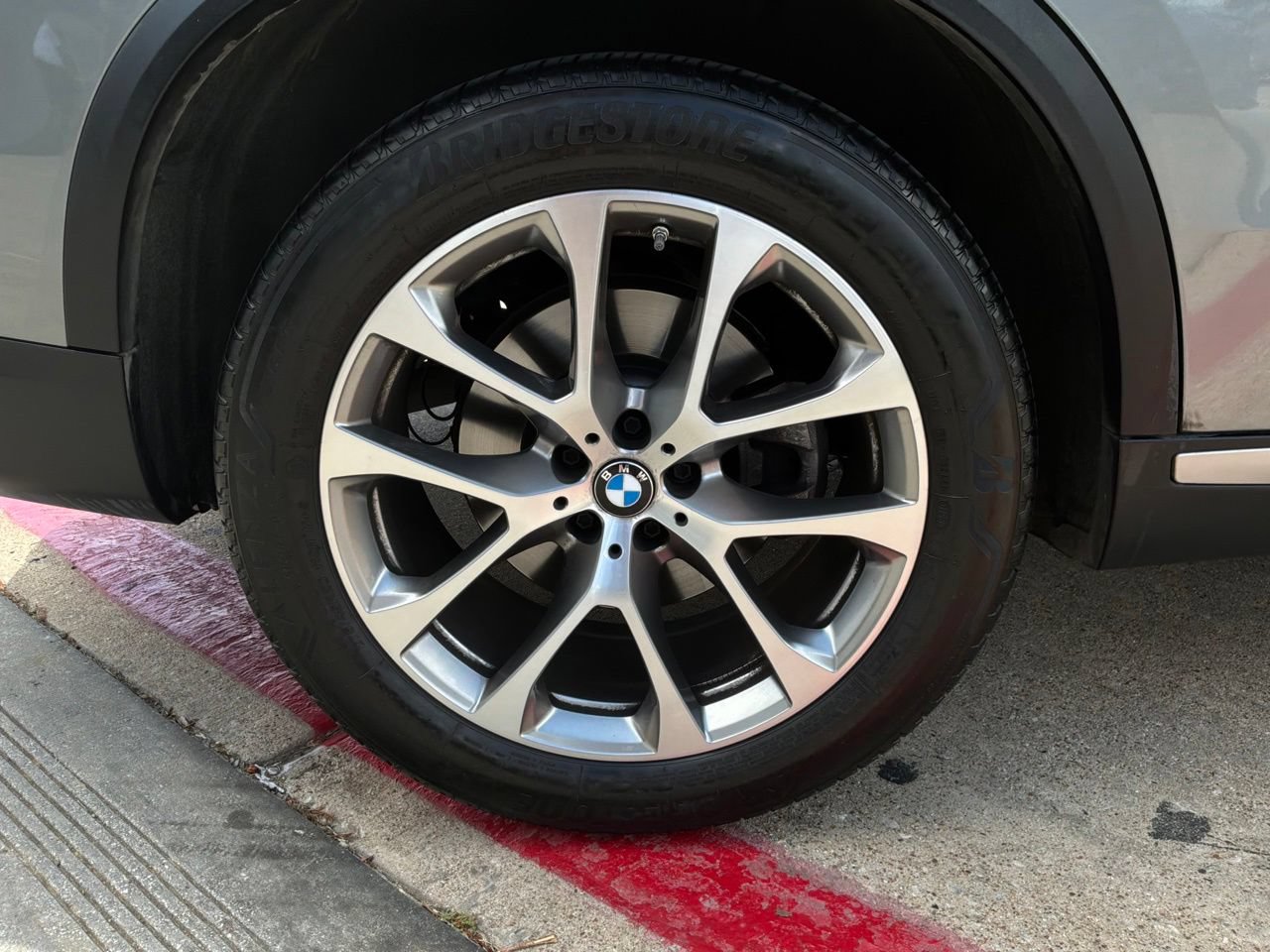 Used 2025 BMW X5 sDrive40i w/ Parking Assistance Package RWD image 9