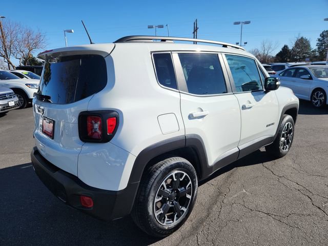 Used 2023 Jeep Renegade Latitude AWD/4WD image 3