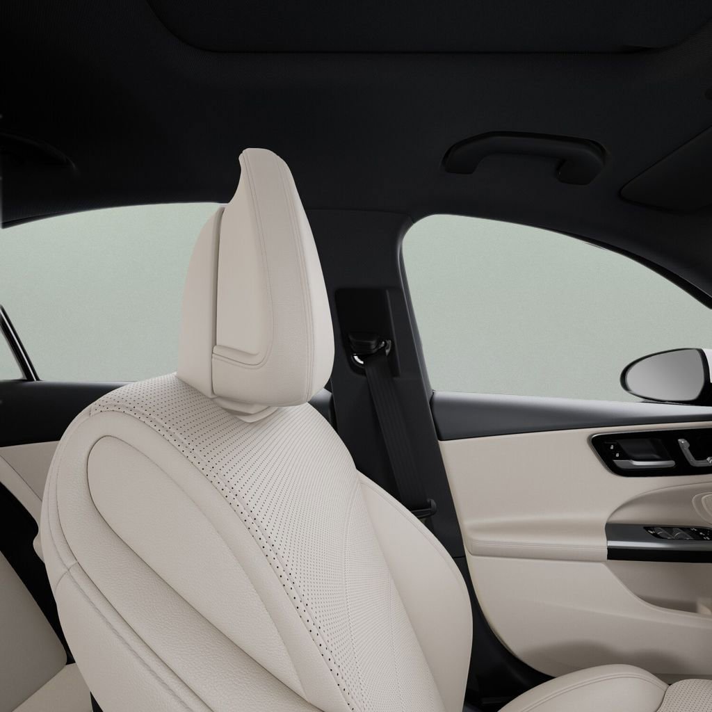 Used 2025 Mercedes-Benz C 300 Sedan image 43