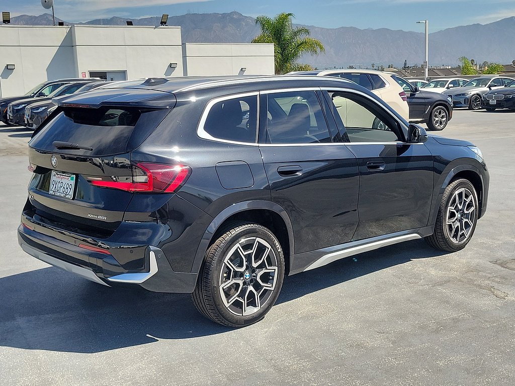 Used 2026 BMW X1 xDrive28i w/ Convenience Package AWD/4WD image 3