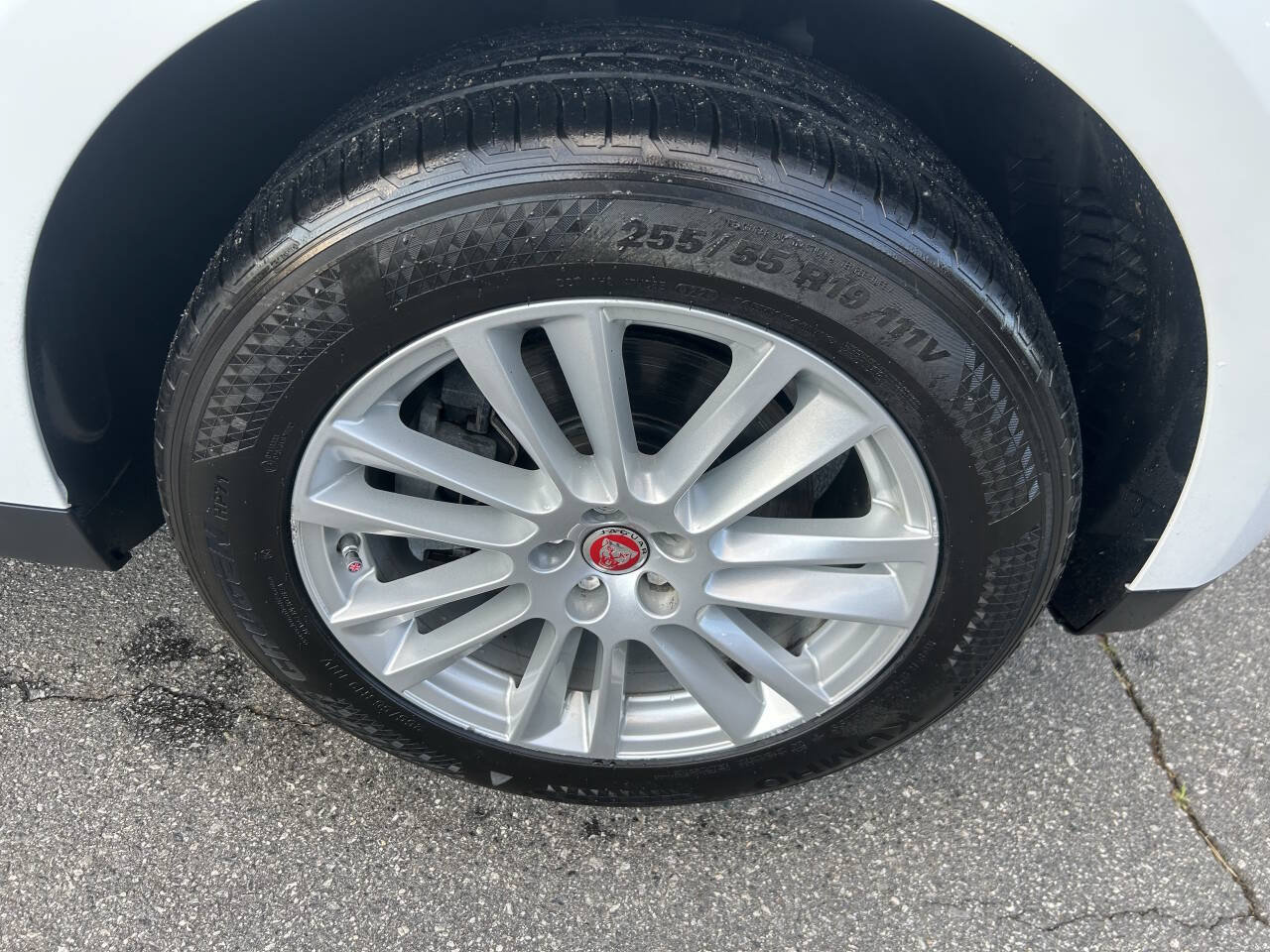 Used 2017 Jaguar F-PACE Prestige AWD/4WD image 9