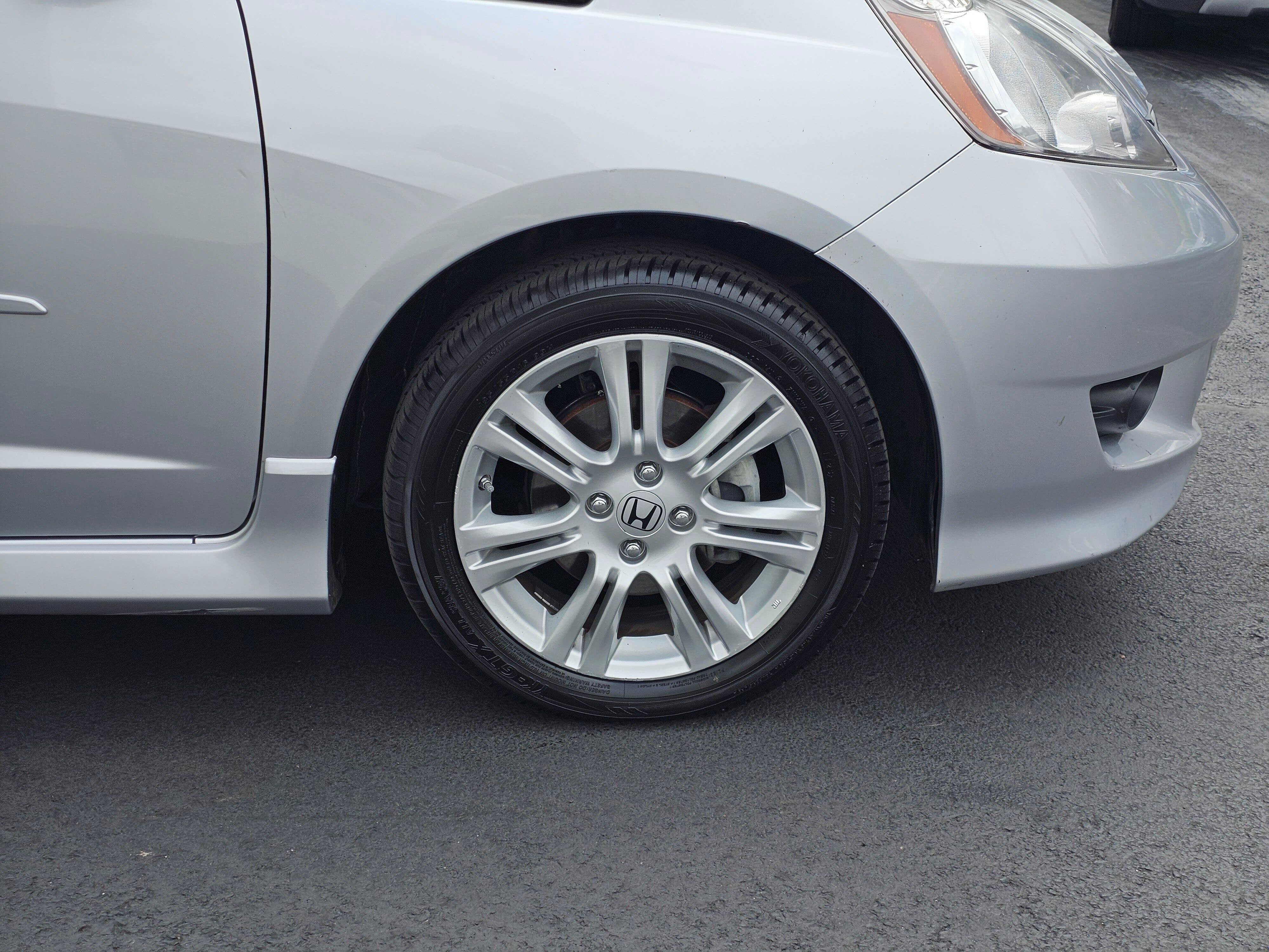 Used 2011 Honda Fit Sport image 9