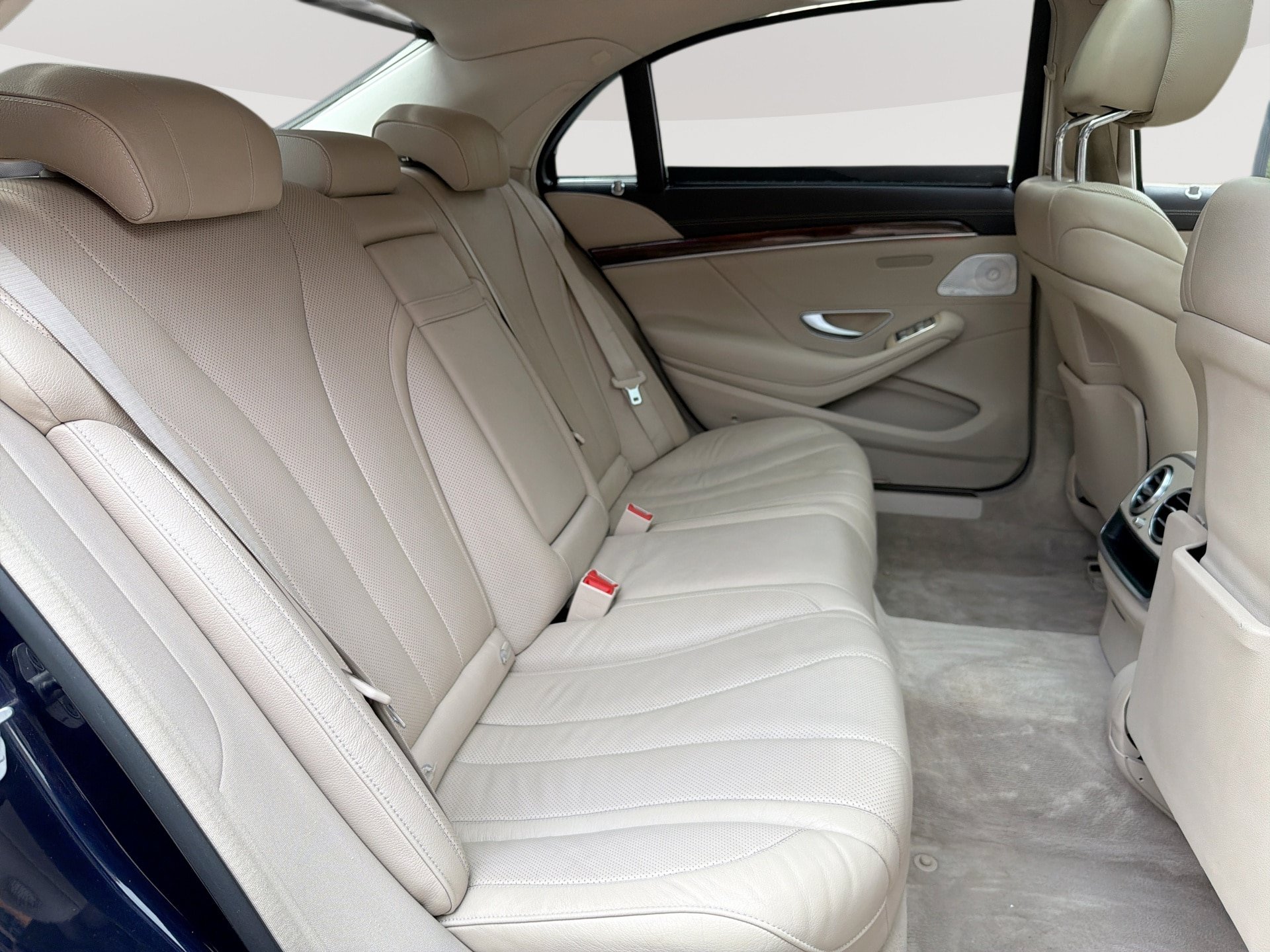 Used 2015 Mercedes-Benz S 550 4MATIC Sedan image 26