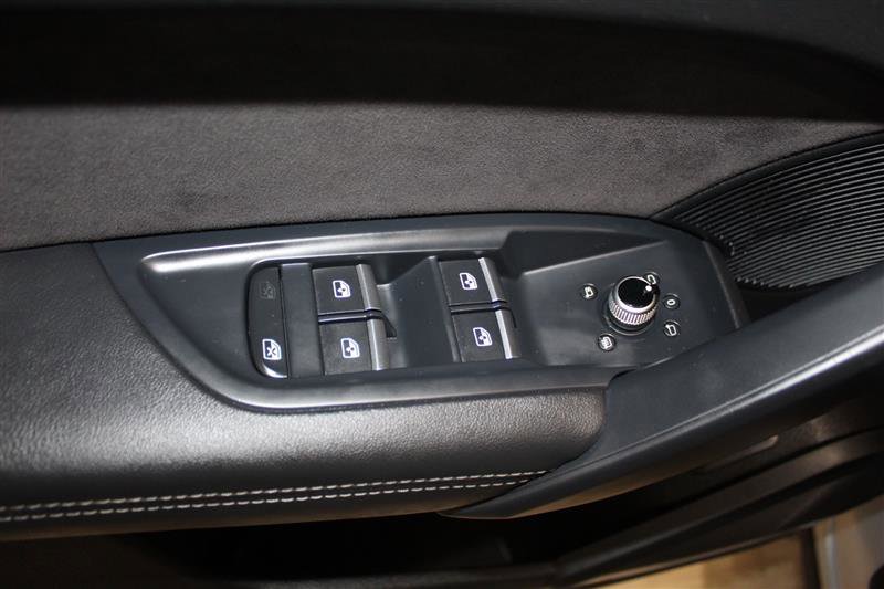 Used 2018 Audi SQ5 Premium Plus w/ Navigation Package image 26