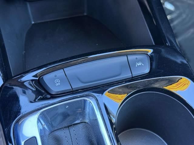 Used 2025 Chevrolet Trax LT FWD image 26