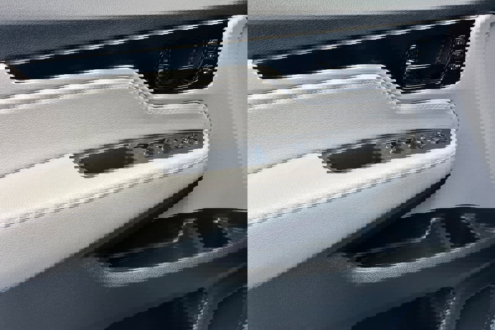 Used 2022 Honda Odyssey Elite image 12