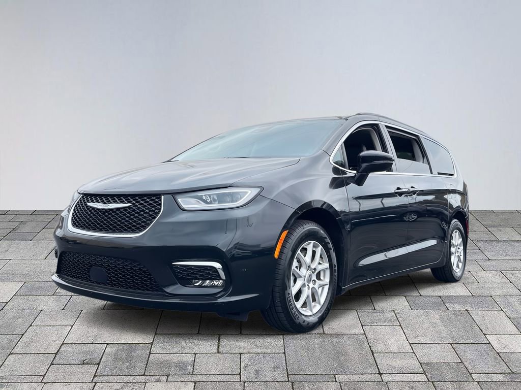 Used 2022 Chrysler Pacifica Touring-L image 3