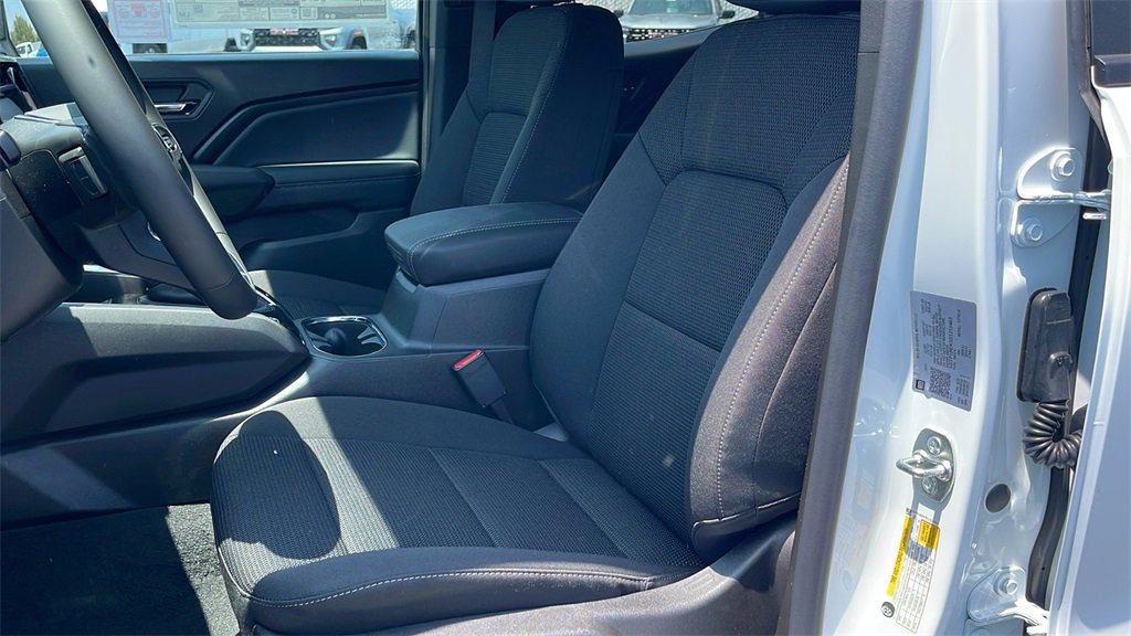 New 2025 GMC Canyon Elevation w/ Convenience Package image 10