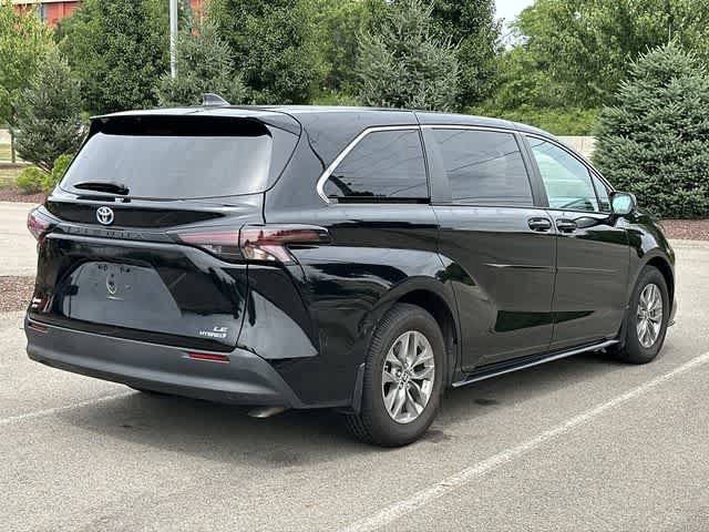 Used 2023 Toyota Sienna LE AWD/4WD image 22