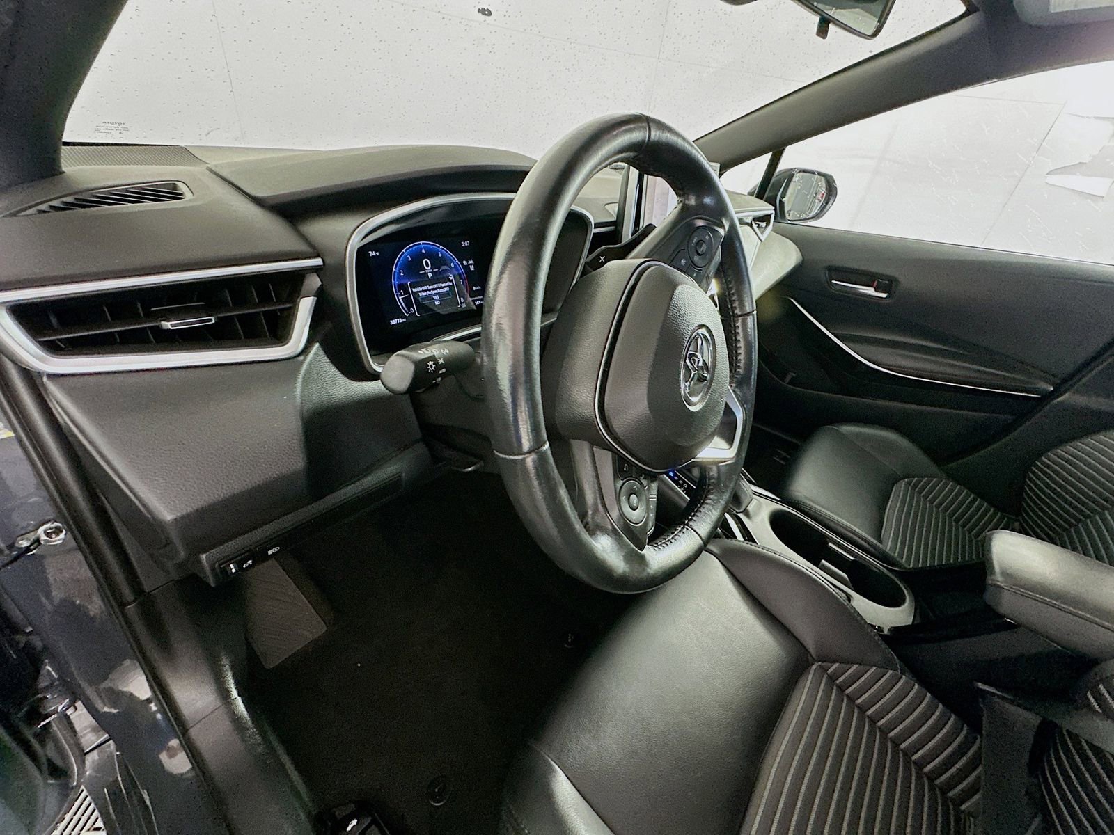 Used 2023 Toyota Corolla XSE FWD image 9