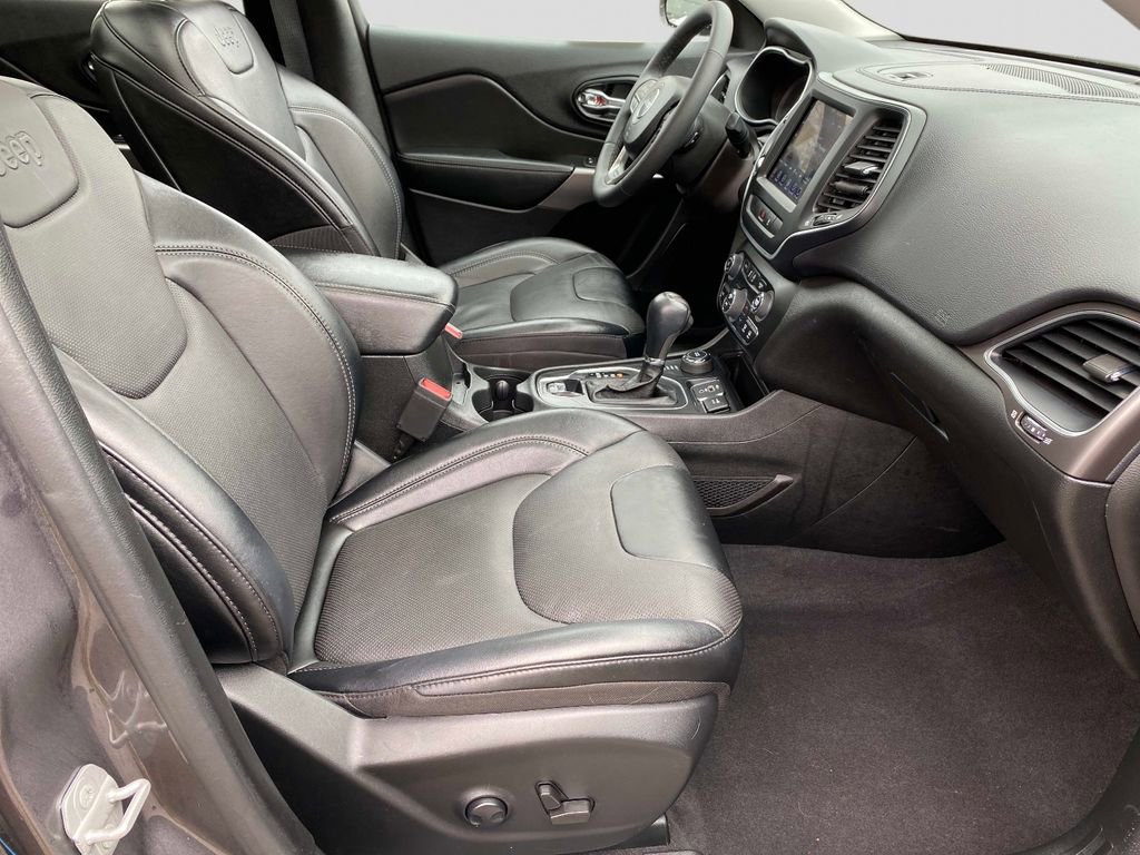 Used 2022 Jeep Cherokee Latitude Lux w/ Sun & Sound Group AWD/4WD image 24