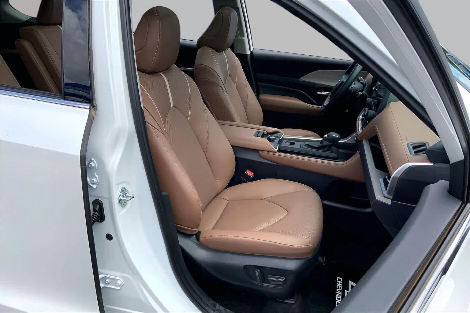 Used 2026 Toyota Grand Highlander AWD image 9