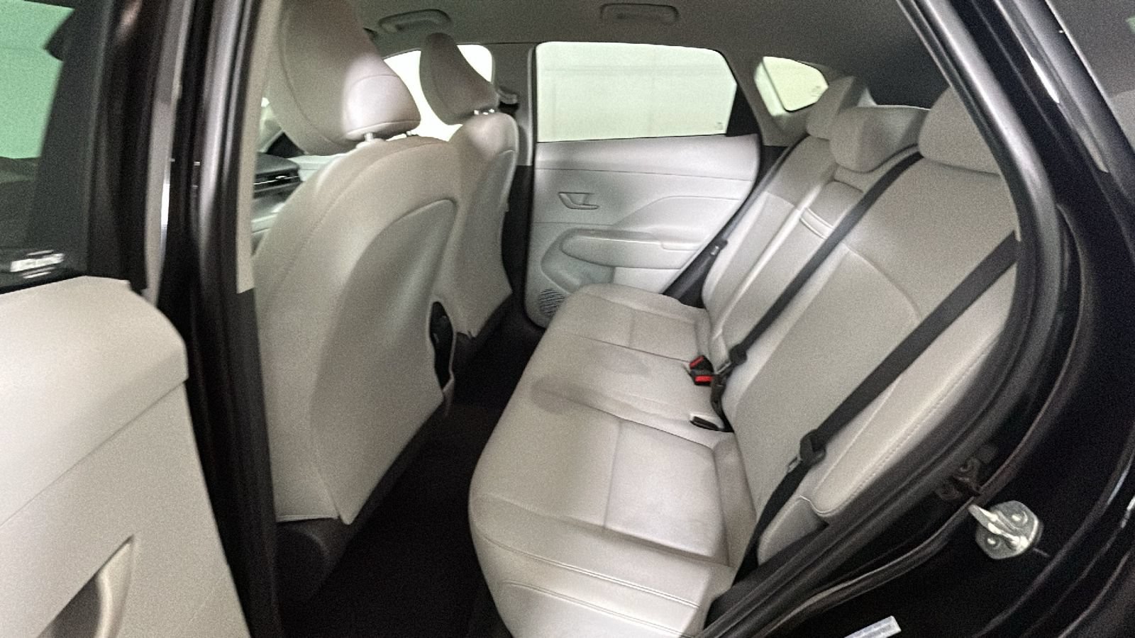 Used 2025 Hyundai Kona SEL FWD image 30
