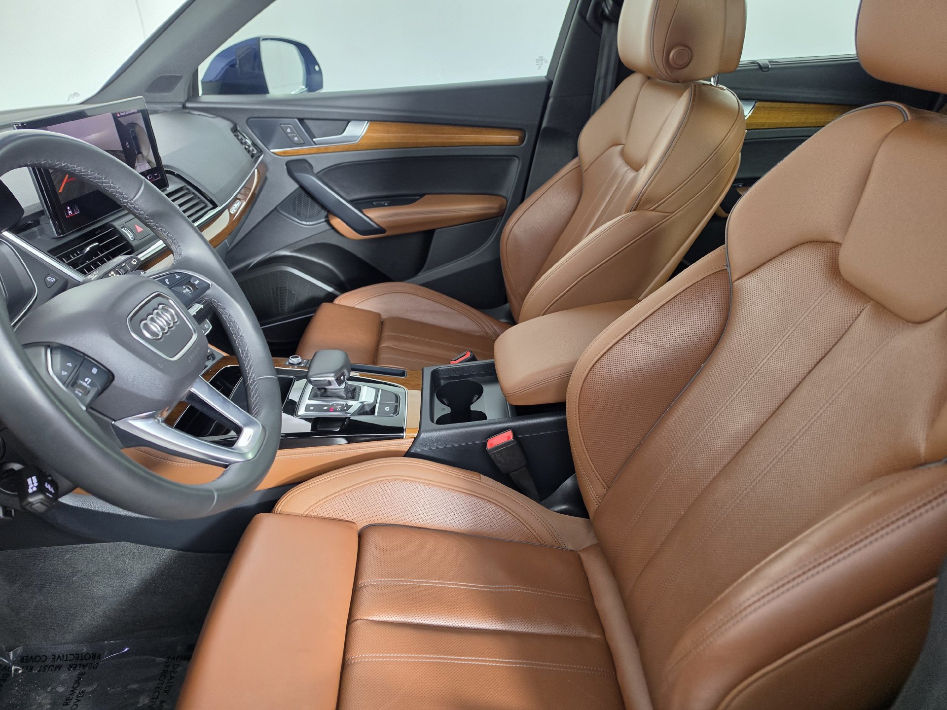 Used 2024 Audi Q5 Premium Plus w/ Premium Plus Package AWD/4WD image 3