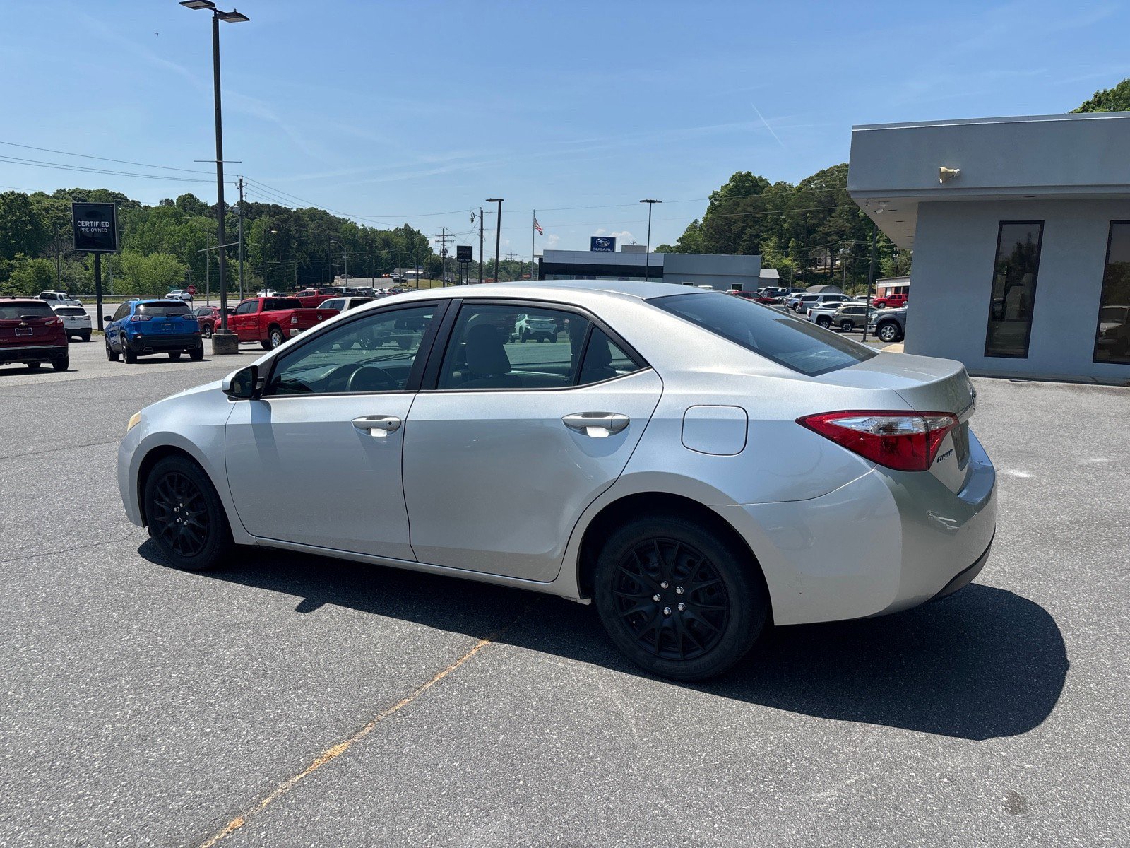 Used 2016 Toyota Corolla LE FWD image 4