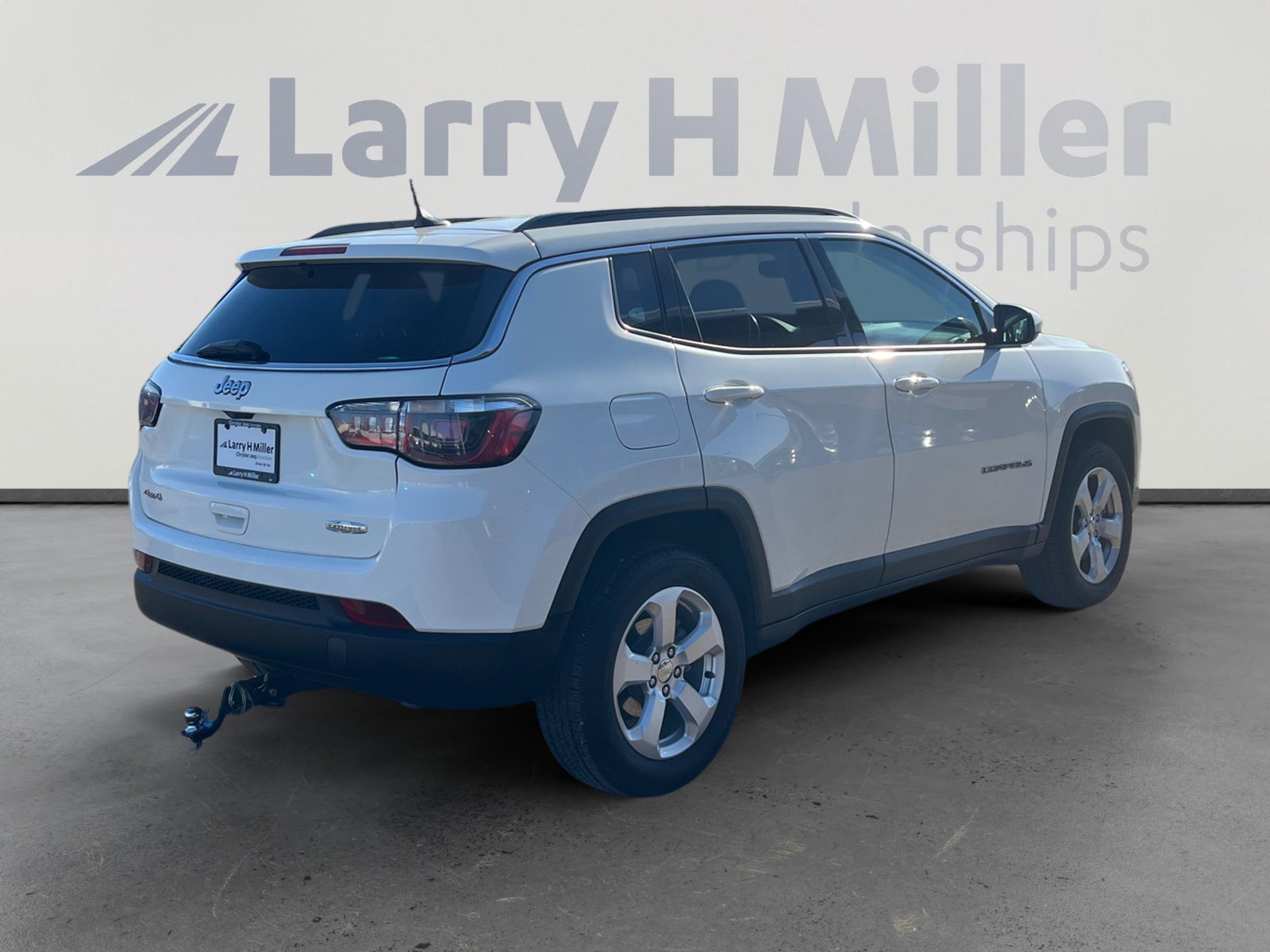 Used 2019 Jeep Compass Latitude w/ Popular Equipment Group AWD/4WD image 5
