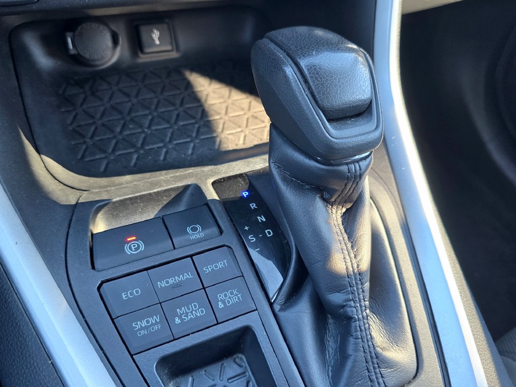 Certified 2022 Toyota RAV4 XLE w/ Convenience Package AWD/4WD image 30
