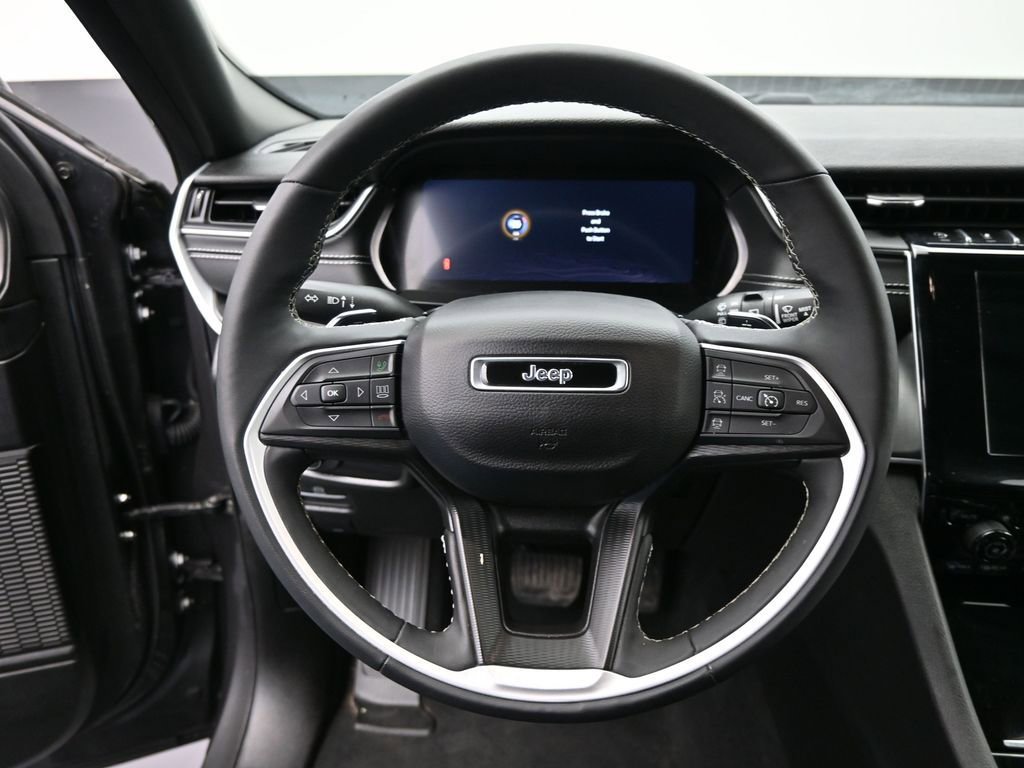 Used 2024 Jeep Grand Cherokee Altitude image 17