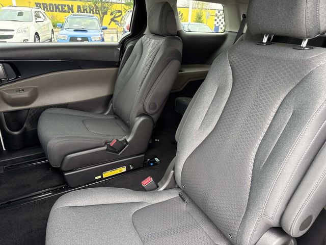 New 2026 Kia Carnival LX image 15