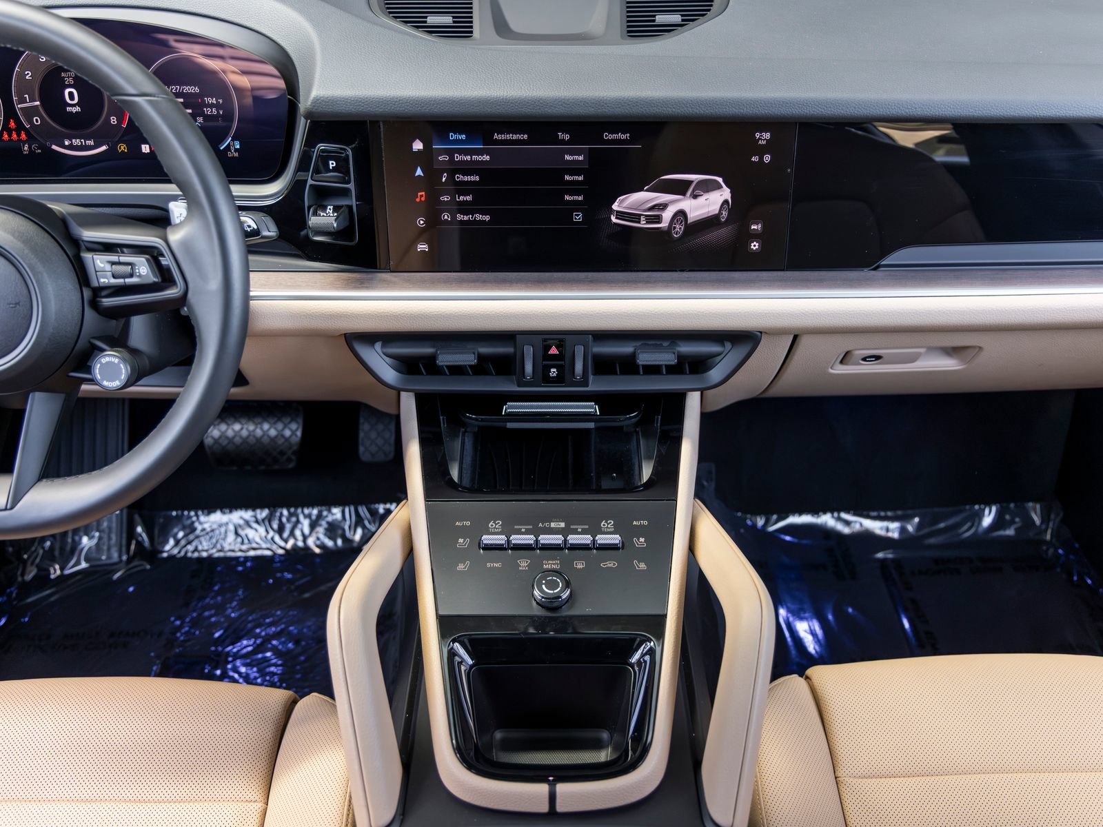 Certified 2025 Porsche Cayenne AWD/4WD image 44