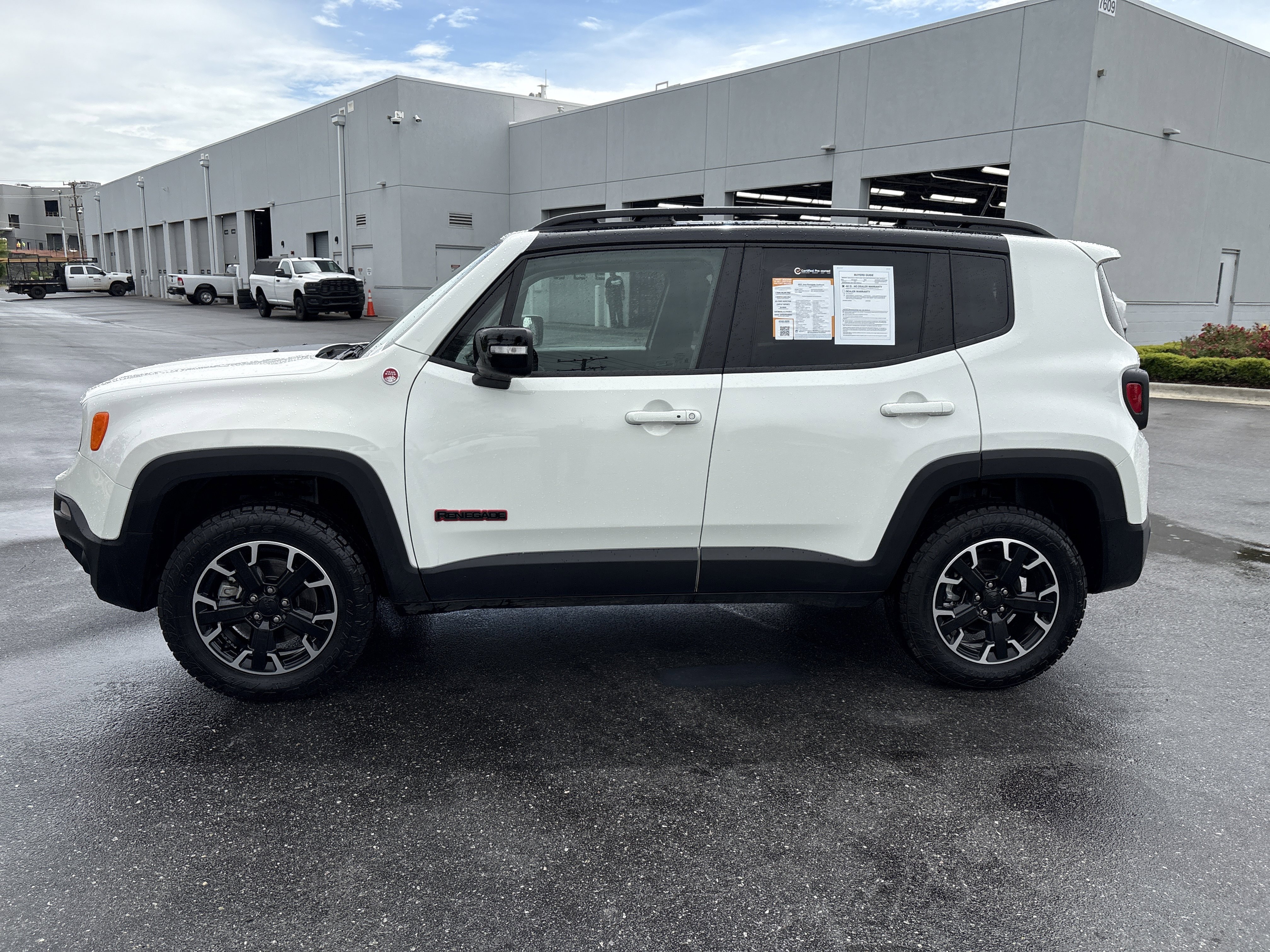 Certified 2023 Jeep Renegade Trailhawk AWD/4WD image 6