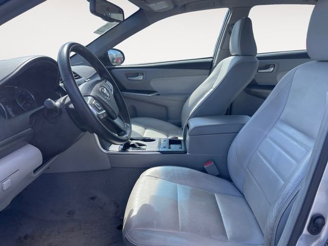 Used 2015 Toyota Camry XLE w/ Moonroof Package image 9