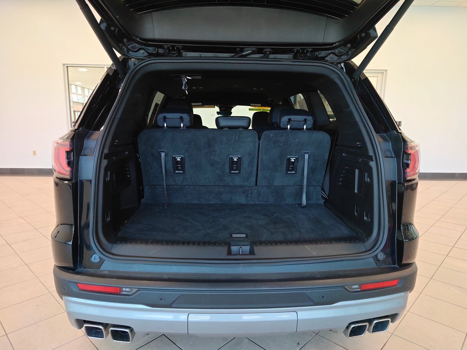 Used 2026 GMC Acadia Elevation w/ Elevation Premium Package AWD/4WD image 14