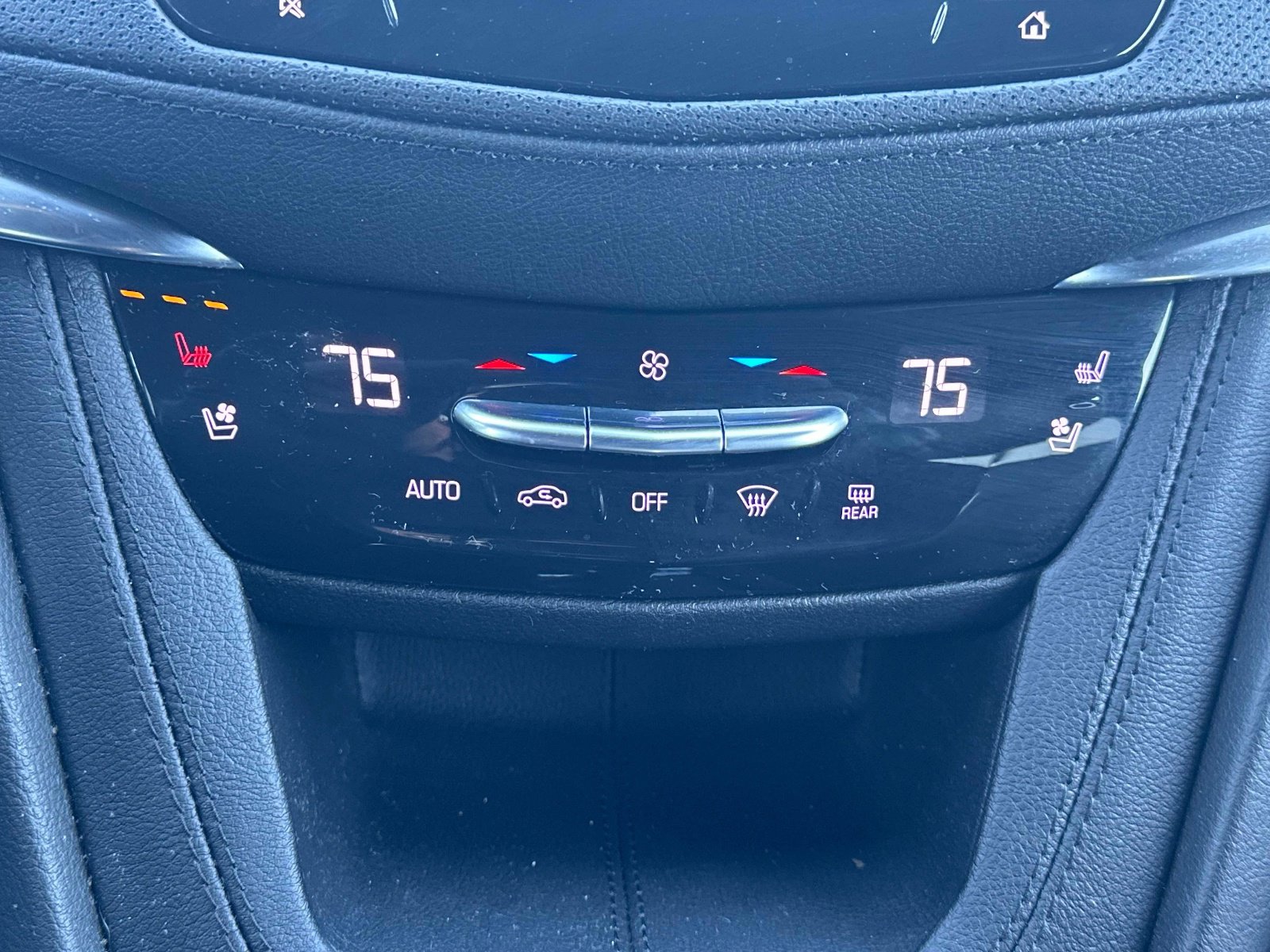 Used 2022 Cadillac XT5 Premium Luxury image 13