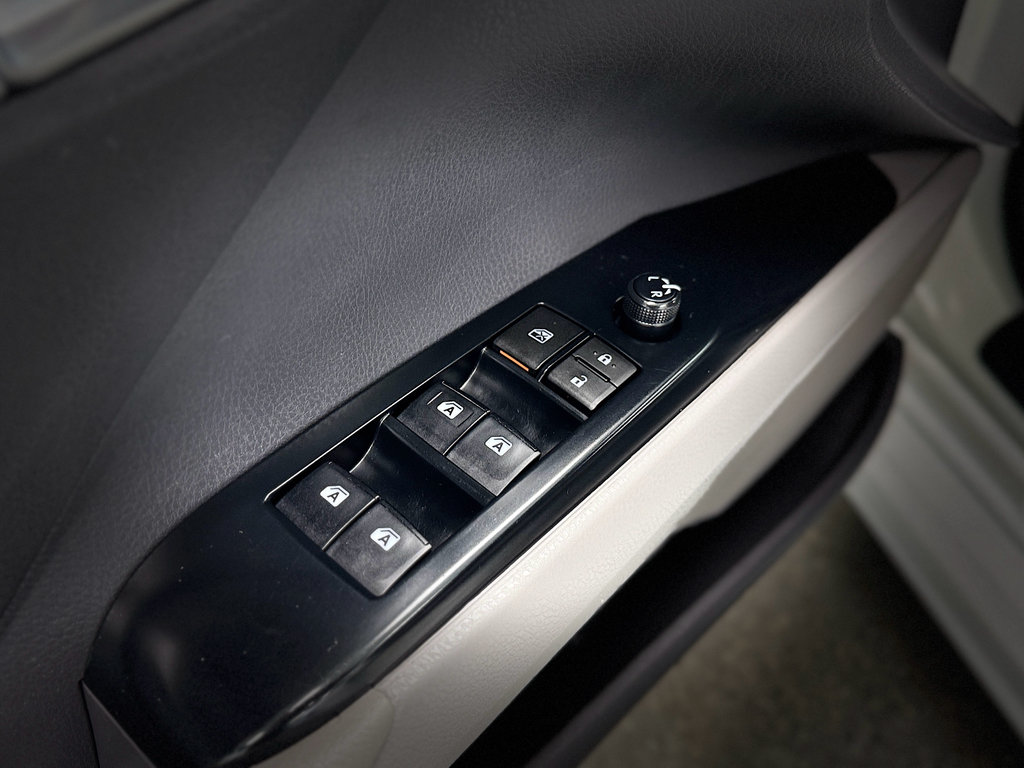 Used 2023 Toyota Camry SE FWD image 15