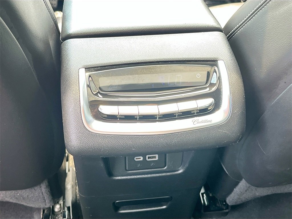 Used 2022 Cadillac XT6 Premium Luxury image 28
