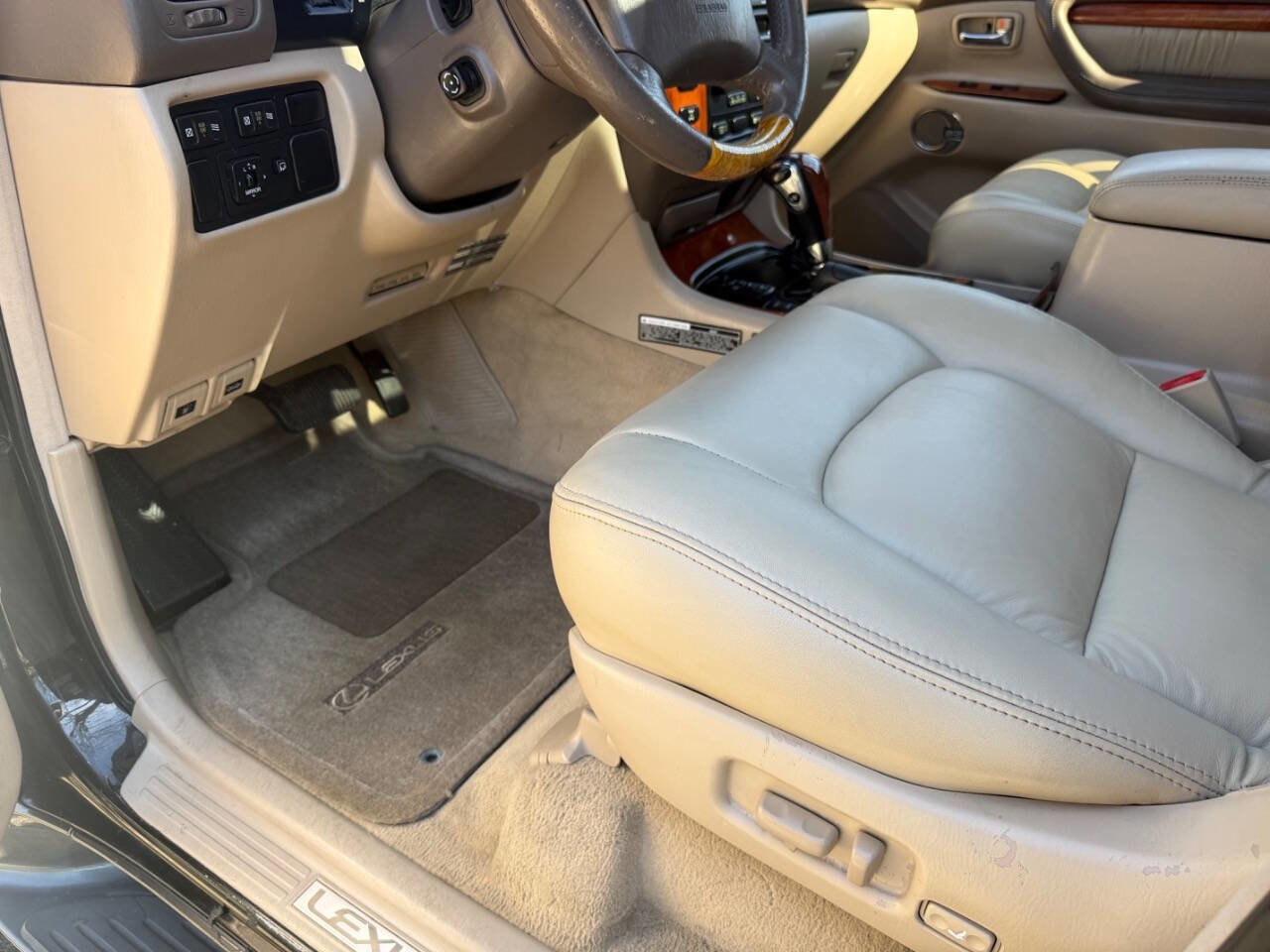 Used 2001 Lexus LX 470 4WD image 19