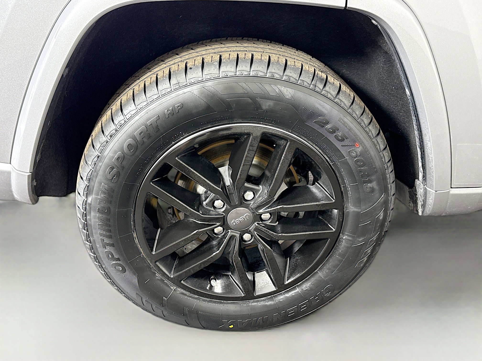 Used 2019 Jeep Grand Cherokee Altitude image 33