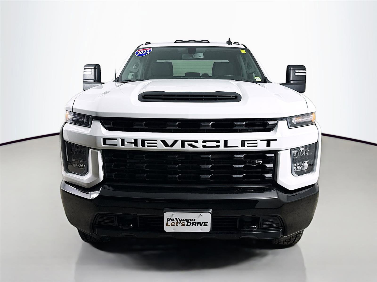 Used 2022 Chevrolet Silverado 2500 Custom w/ Custom Value Package image 3