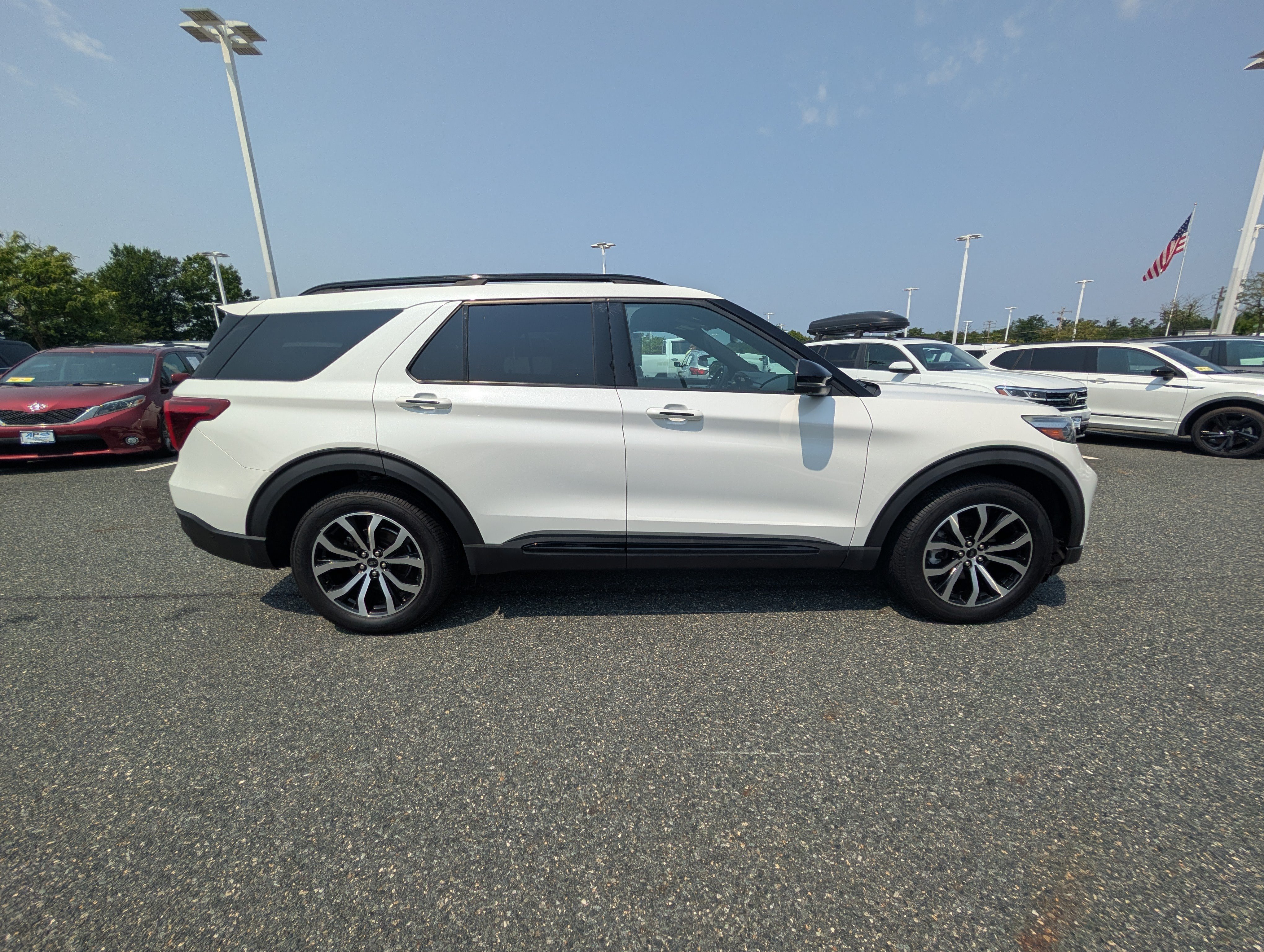 Certified 2020 Ford Explorer ST AWD/4WD image 2