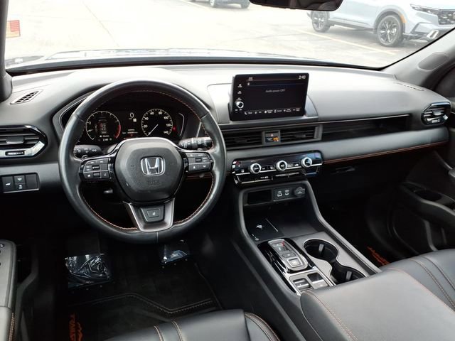 Certified 2024 Honda Pilot TrailSport image 6