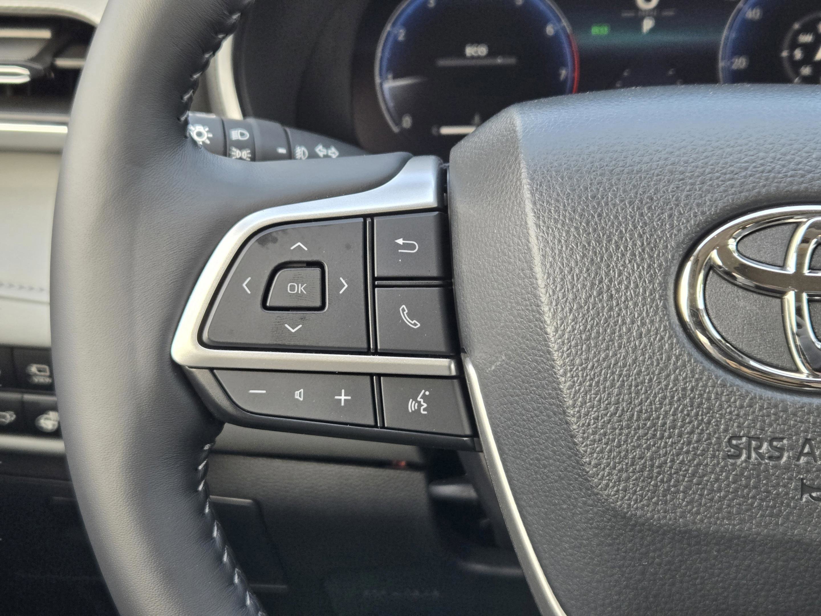 Used 2026 Toyota Highlander Platinum AWD/4WD image 25