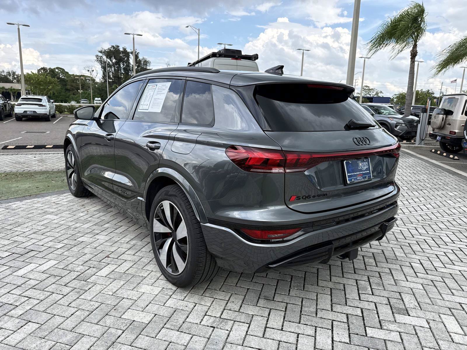 Used 2027 Audi SQ6 e-tron Prestige AWD/4WD image 4