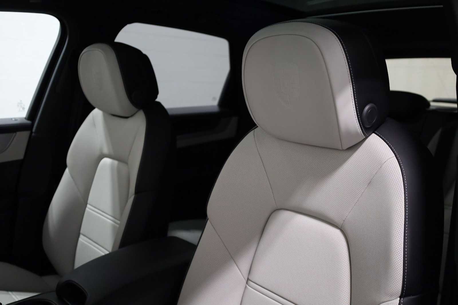 New 2026 Porsche Cayenne AWD/4WD image 18