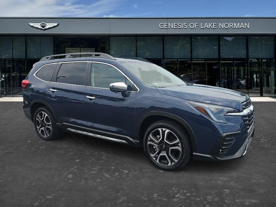 Used 2023 Subaru Ascent Touring AWD/4WD image 3